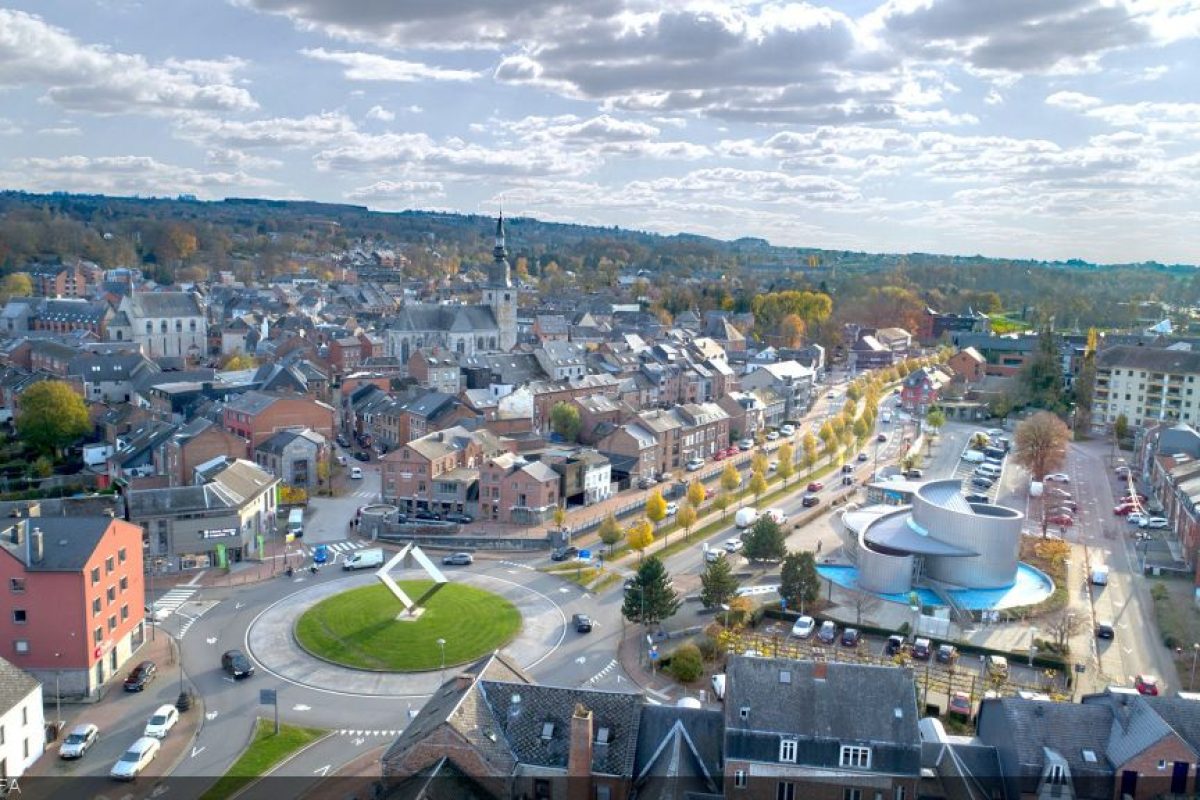 Vue de Marche-En-Famene, cadre de vie paisible pour les 6 appartements à vendre